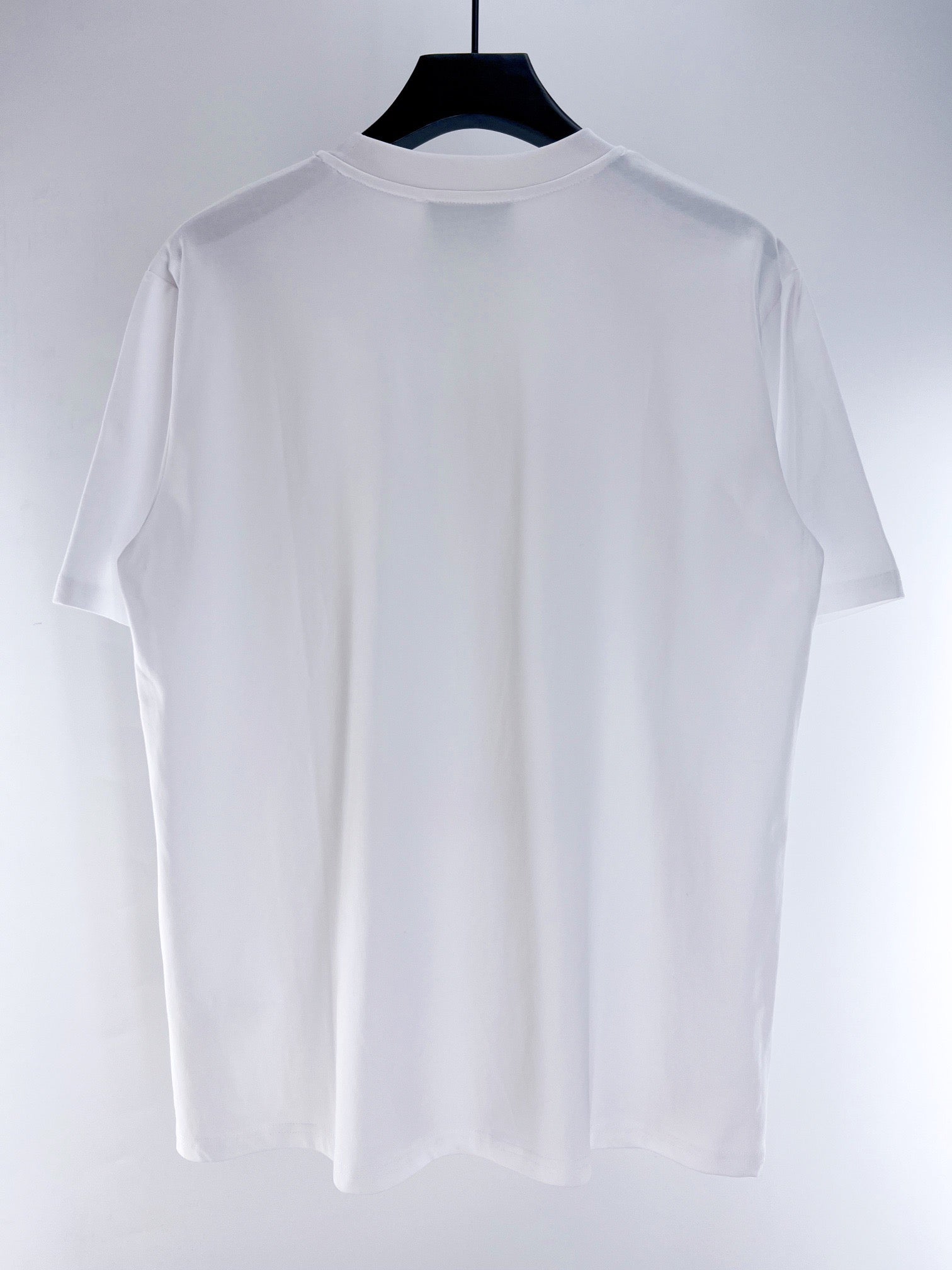 Blau-weißes T-Shirt