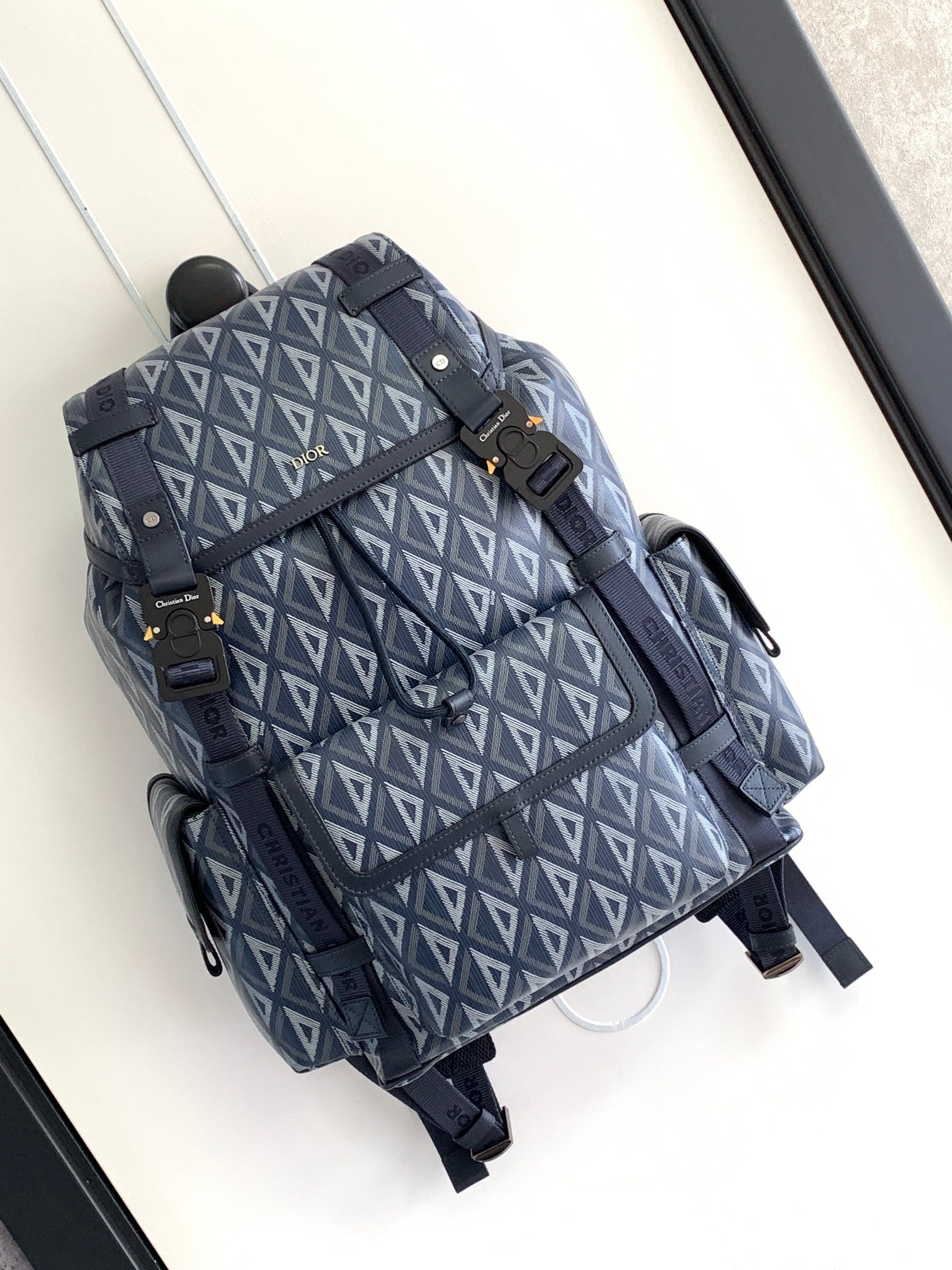 Dunkelblaue Tasche