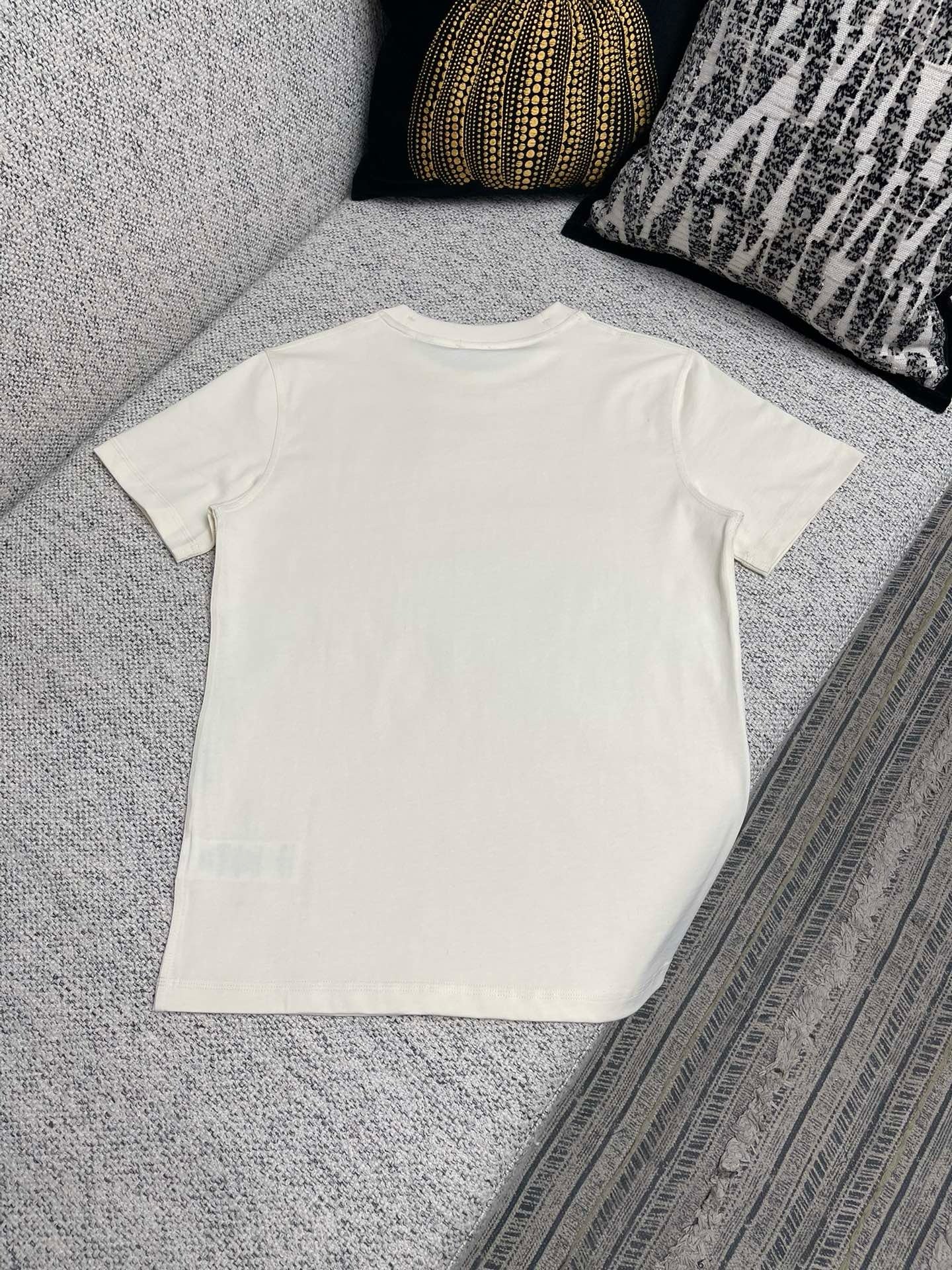 Mehrfarbiges T-Shirt