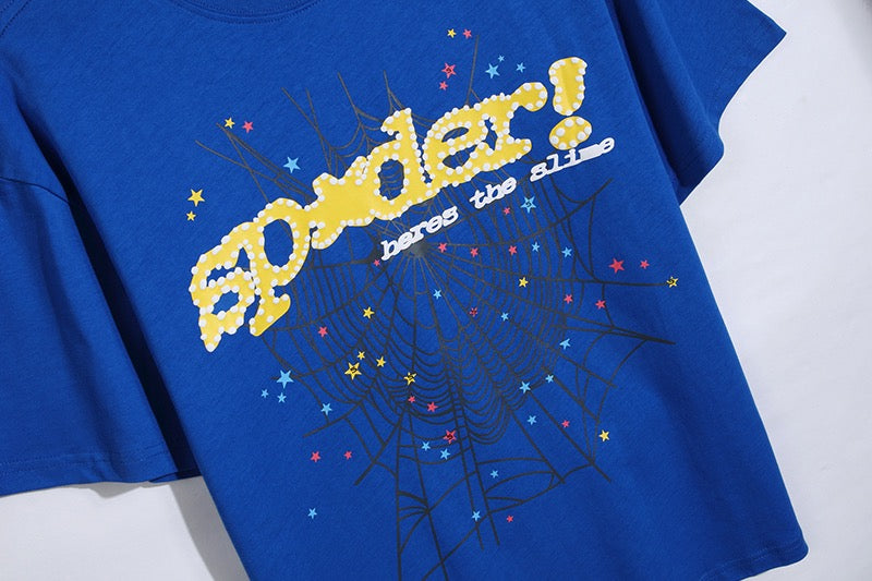 Blaues und himmelblaues T-Shirt