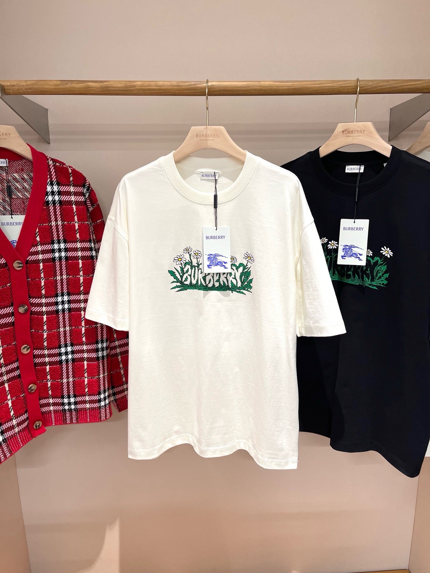 Camiseta en blanco y negro