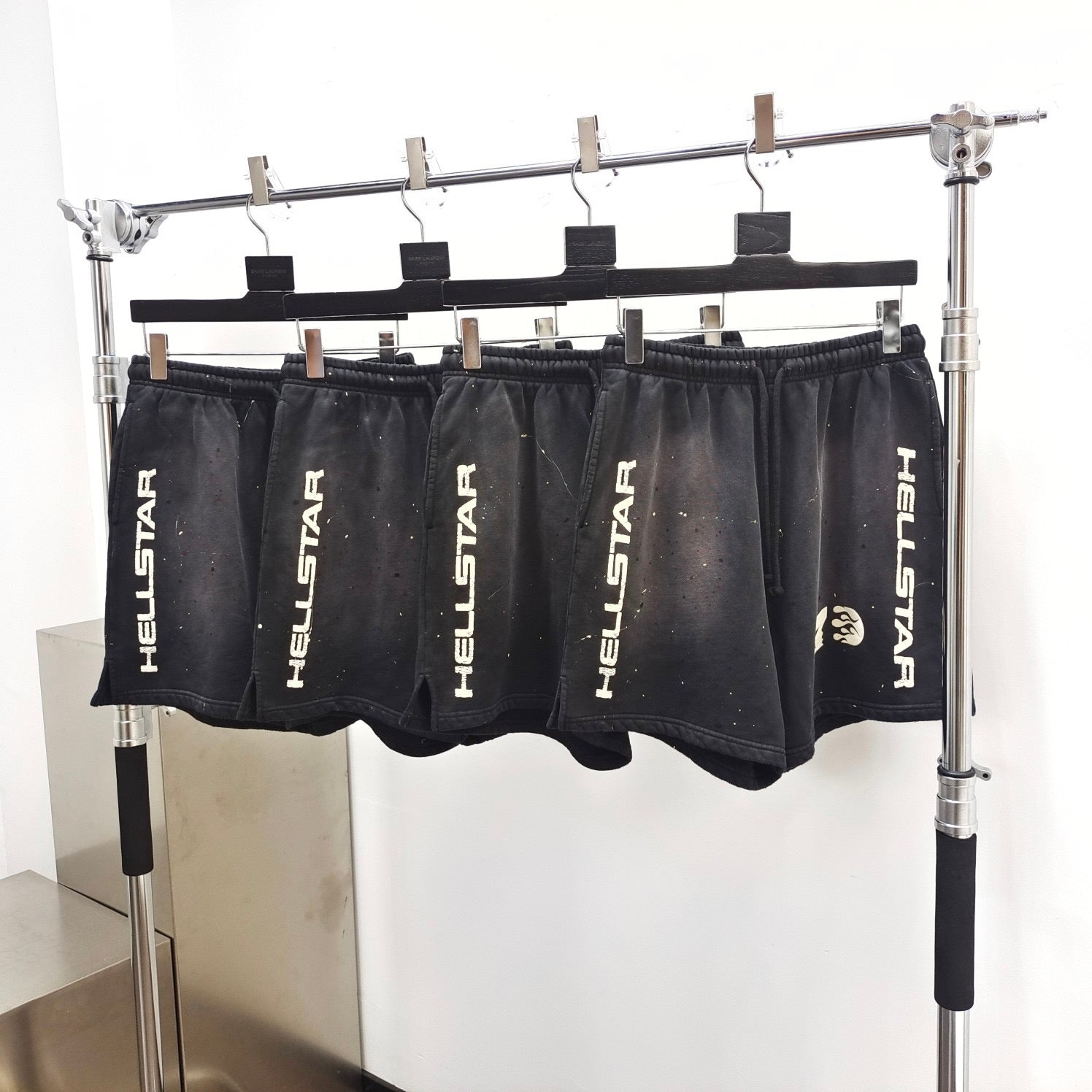 Schwarz kurz