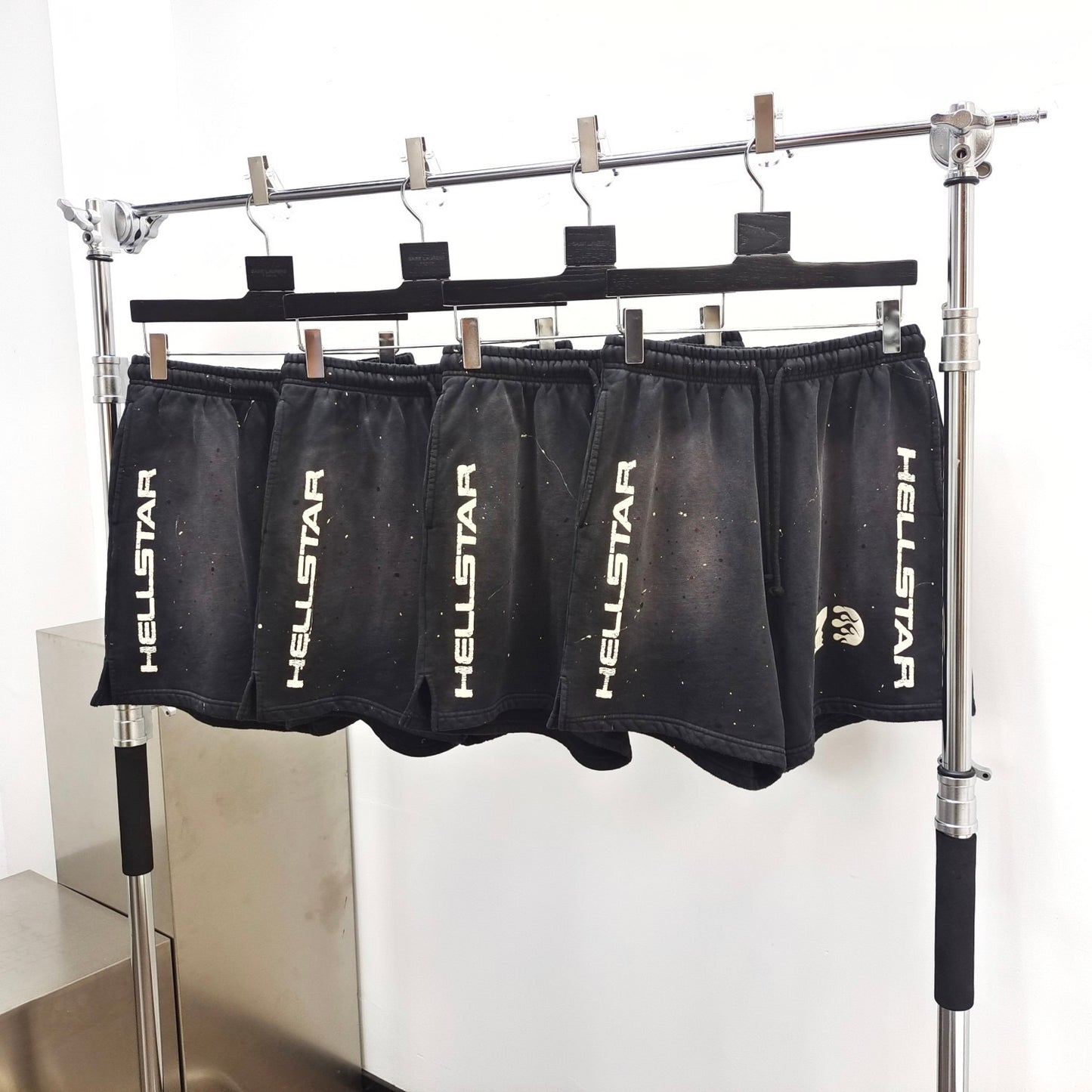 Schwarz kurz