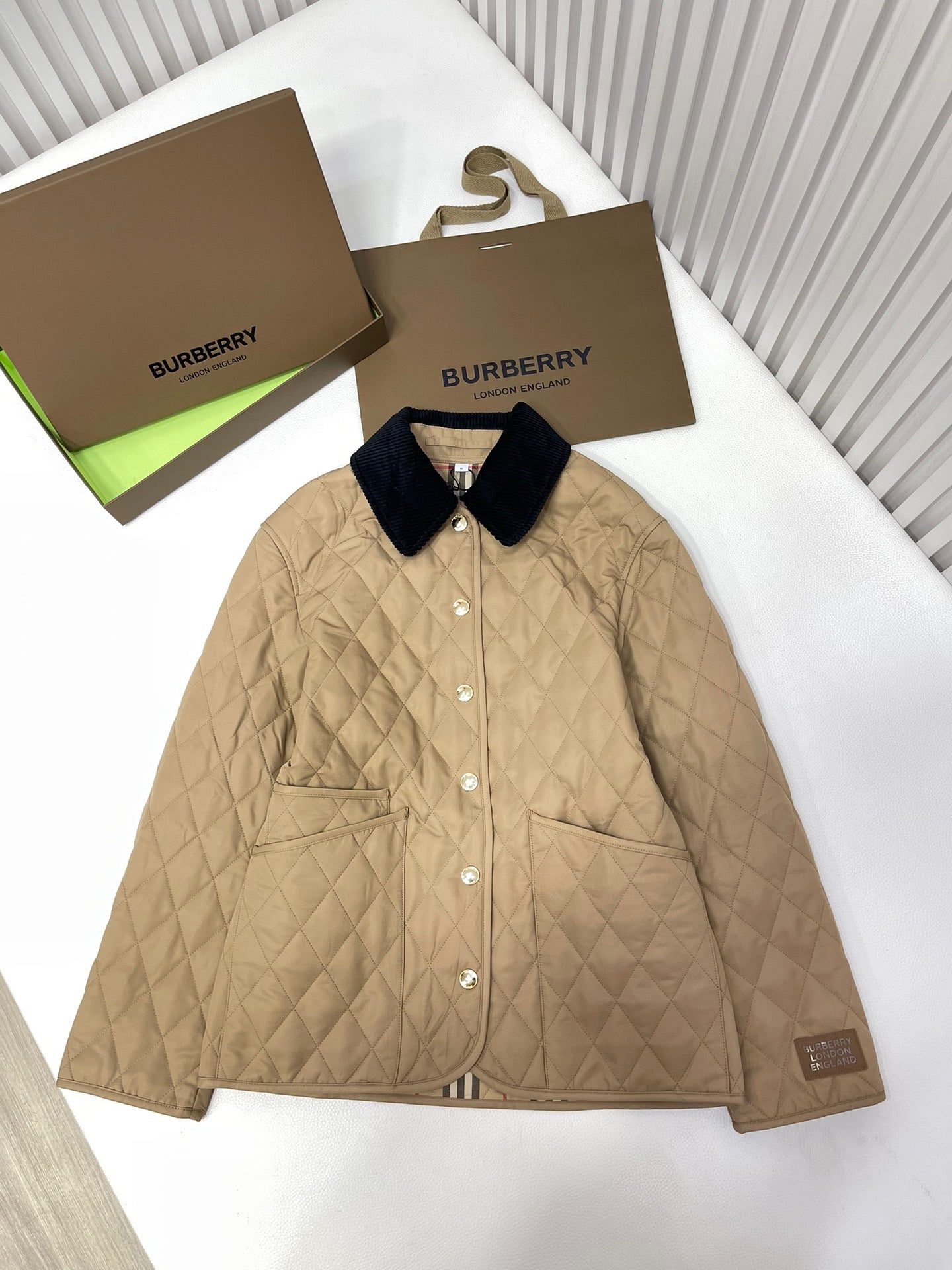 Graue Jacke