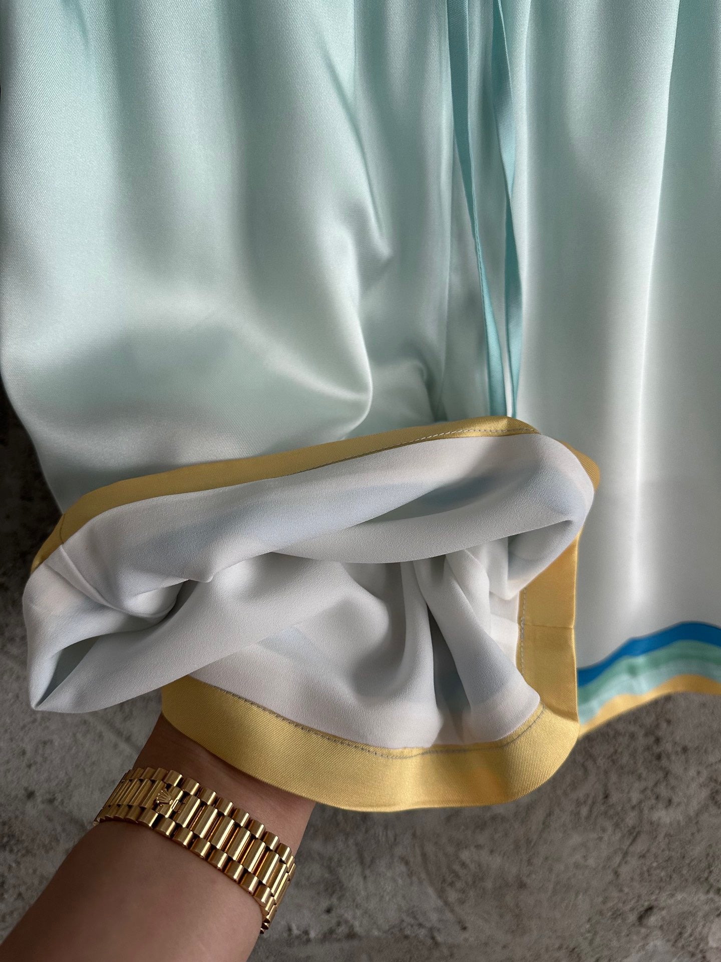 Himmelblaue Shorts