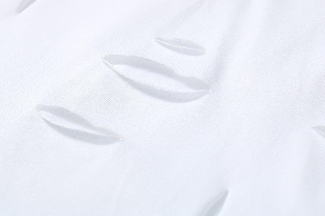 تي شيرت أبيض وأسود