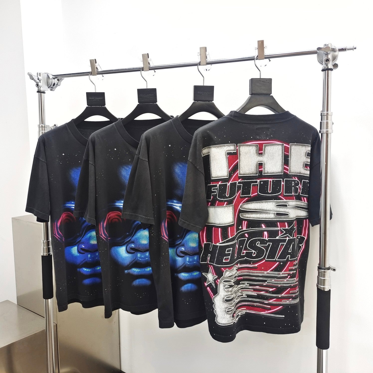 Dunkelschwarzes T-Shirt
