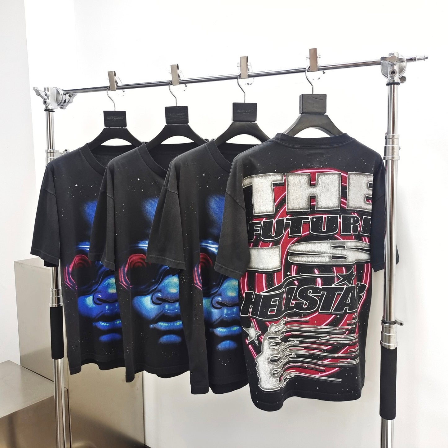 Dunkelschwarzes T-Shirt