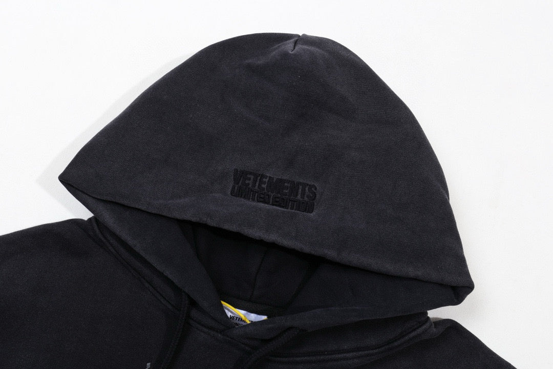 Schwarzer Hoodie