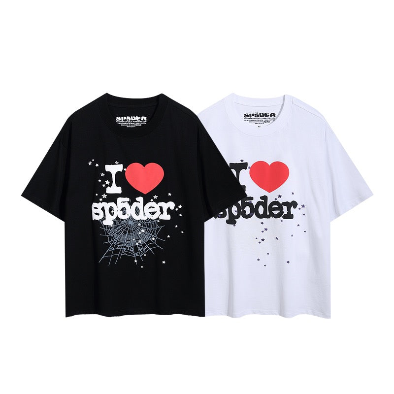 Weißes und schwarzes T-Shirt