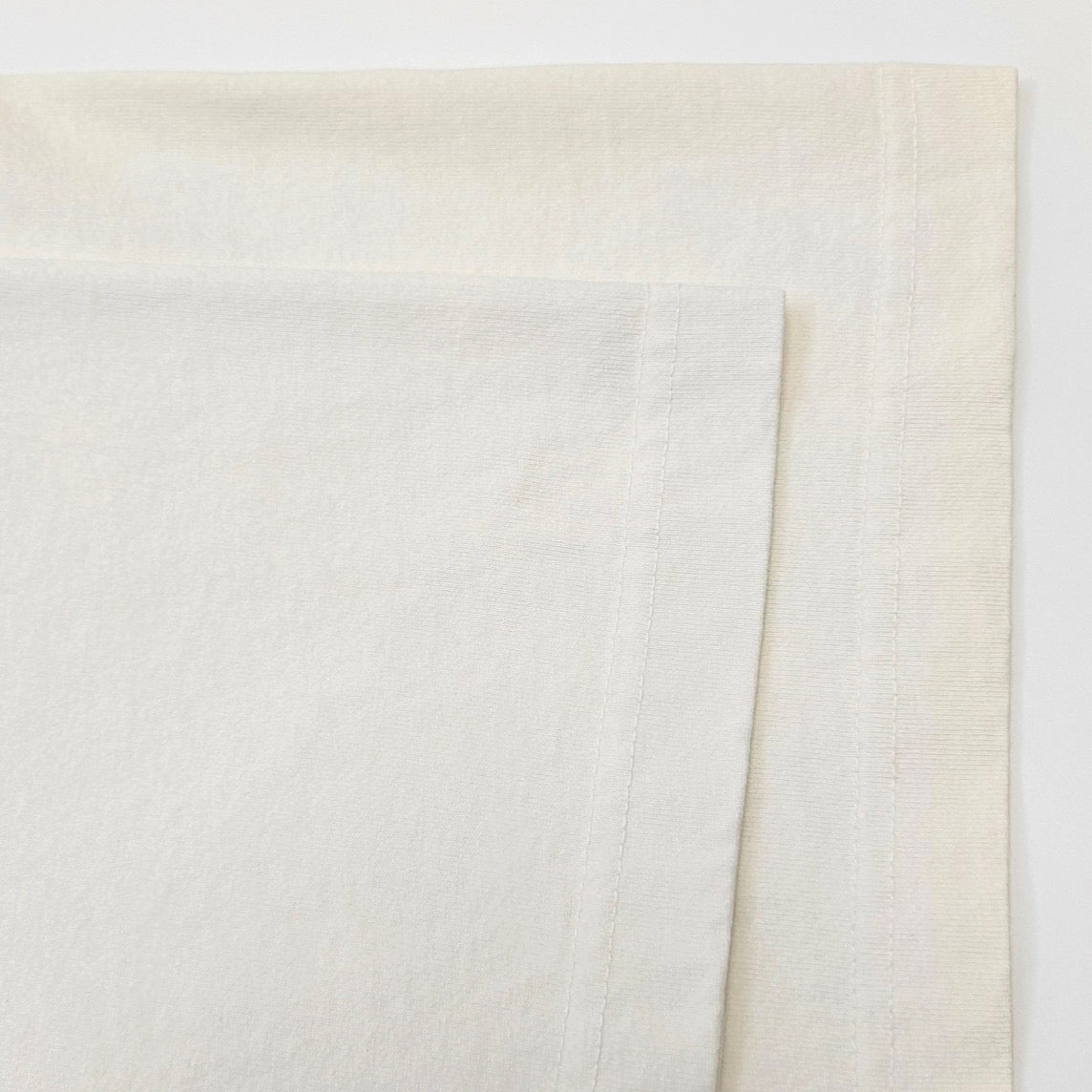 White T-shirt - FashionHype.xyz