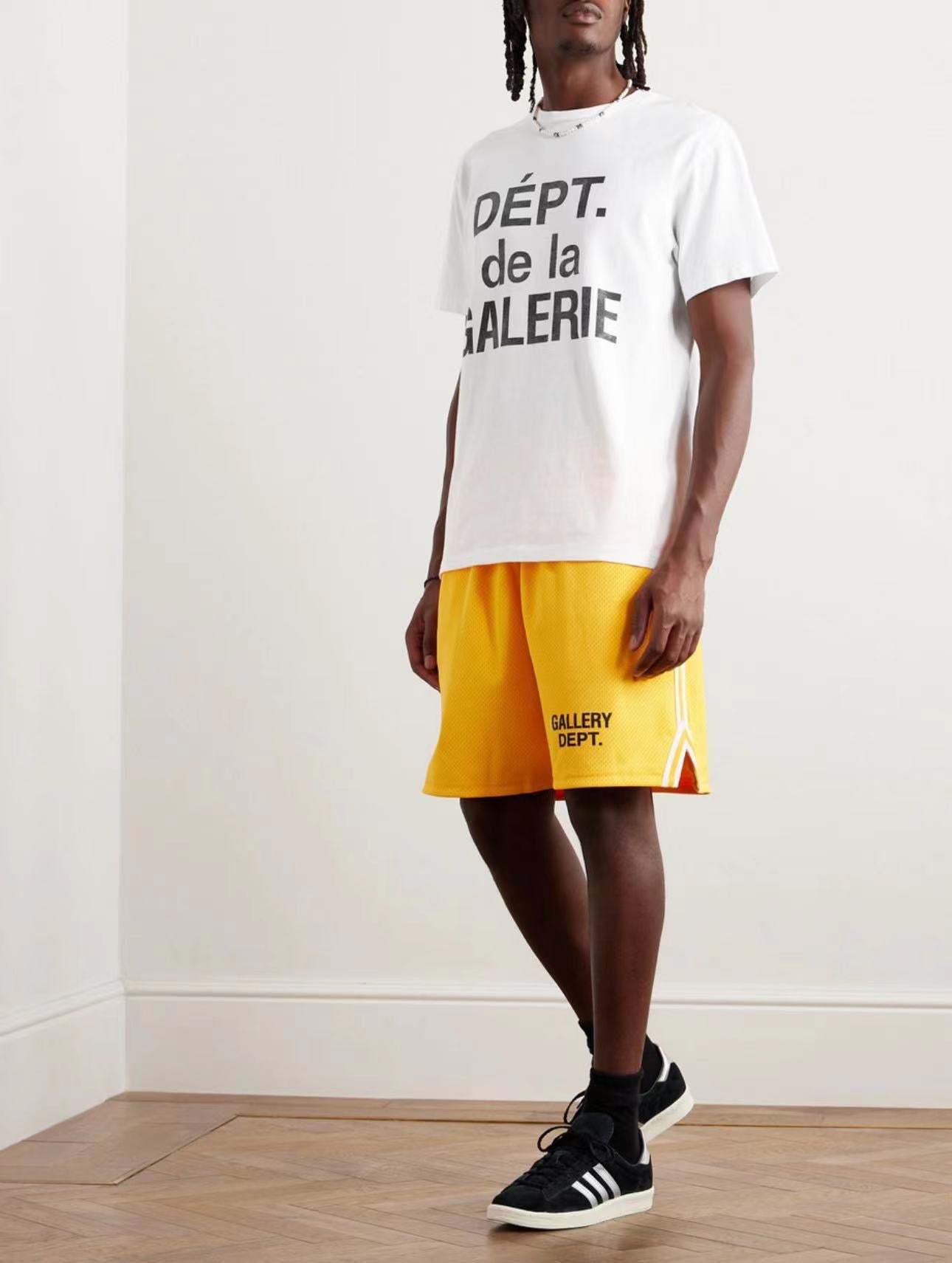 weißes T-Shirt