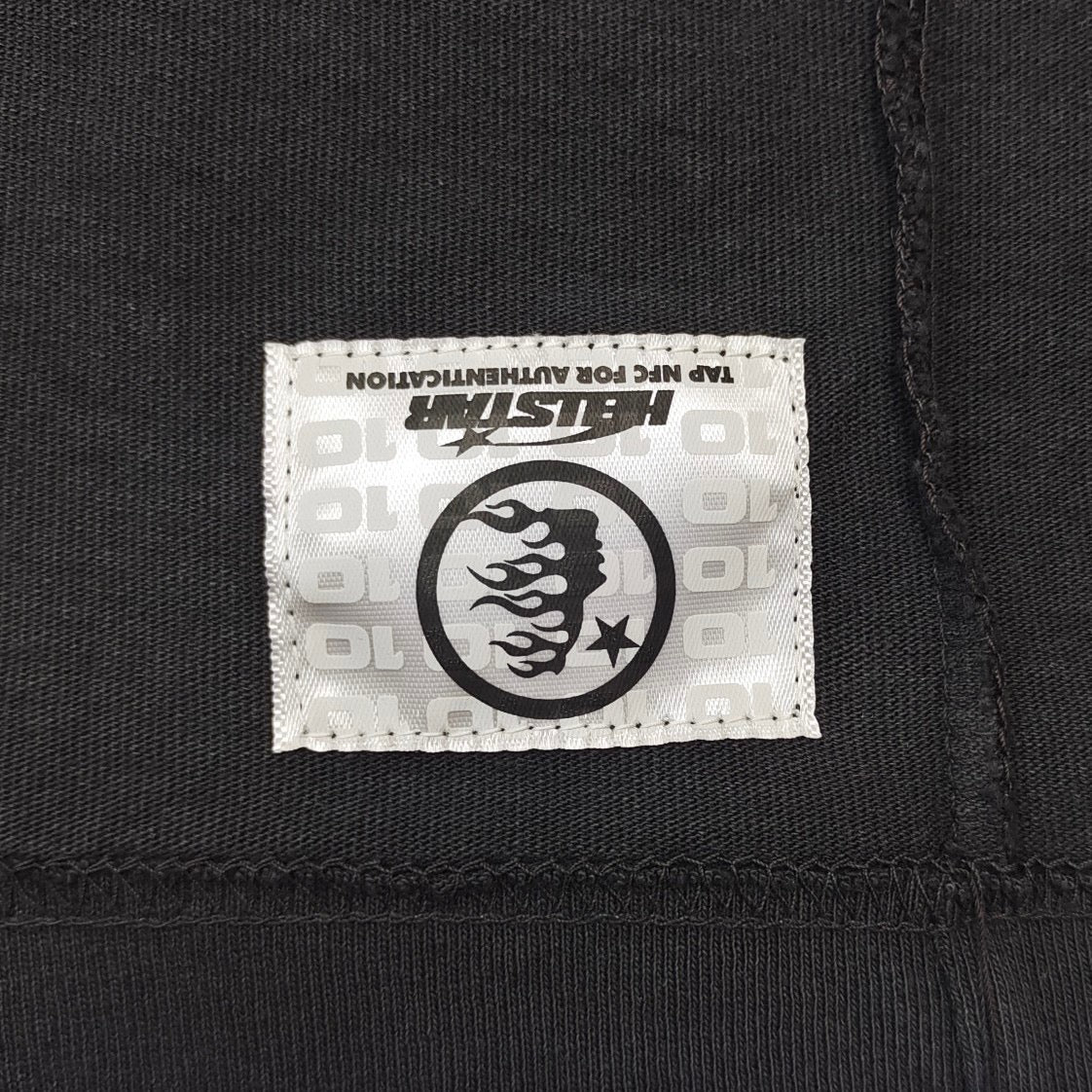 Dunkelschwarzes T-Shirt