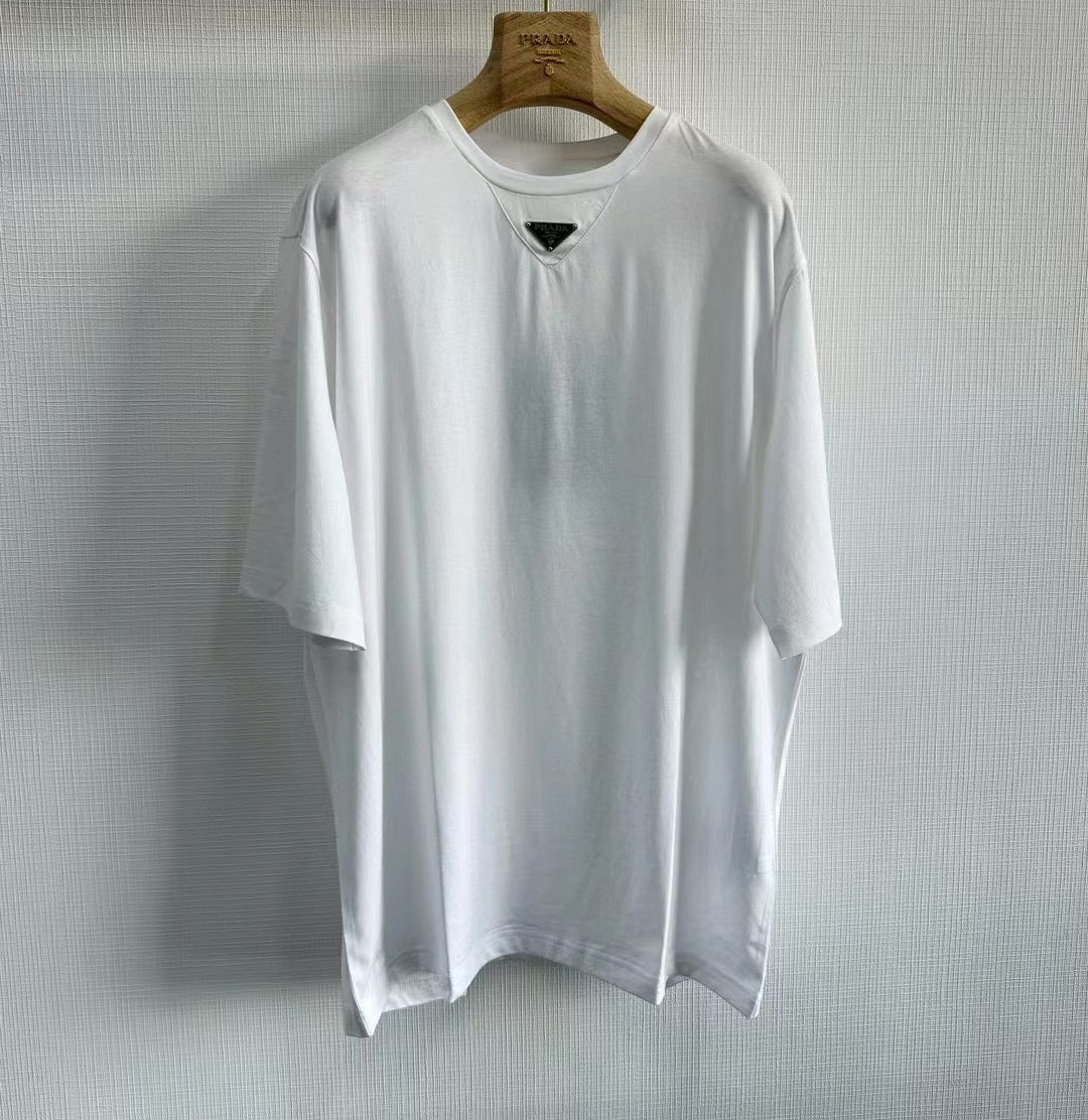 Black and White T-shirt - FashionHype.xyz
