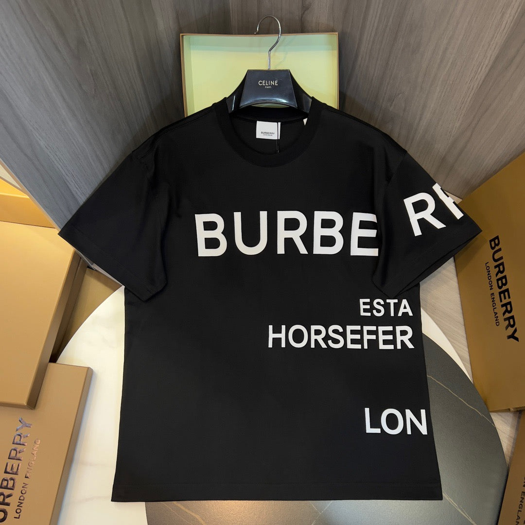 تي شيرت أبيض وأسود