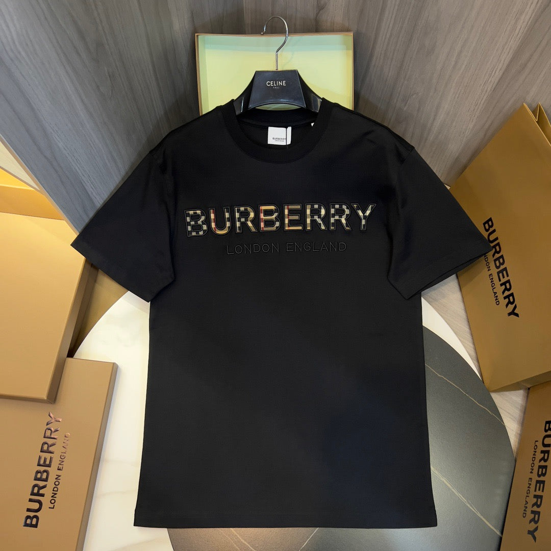 Black and White T-shirt - FashionHype.xyz
