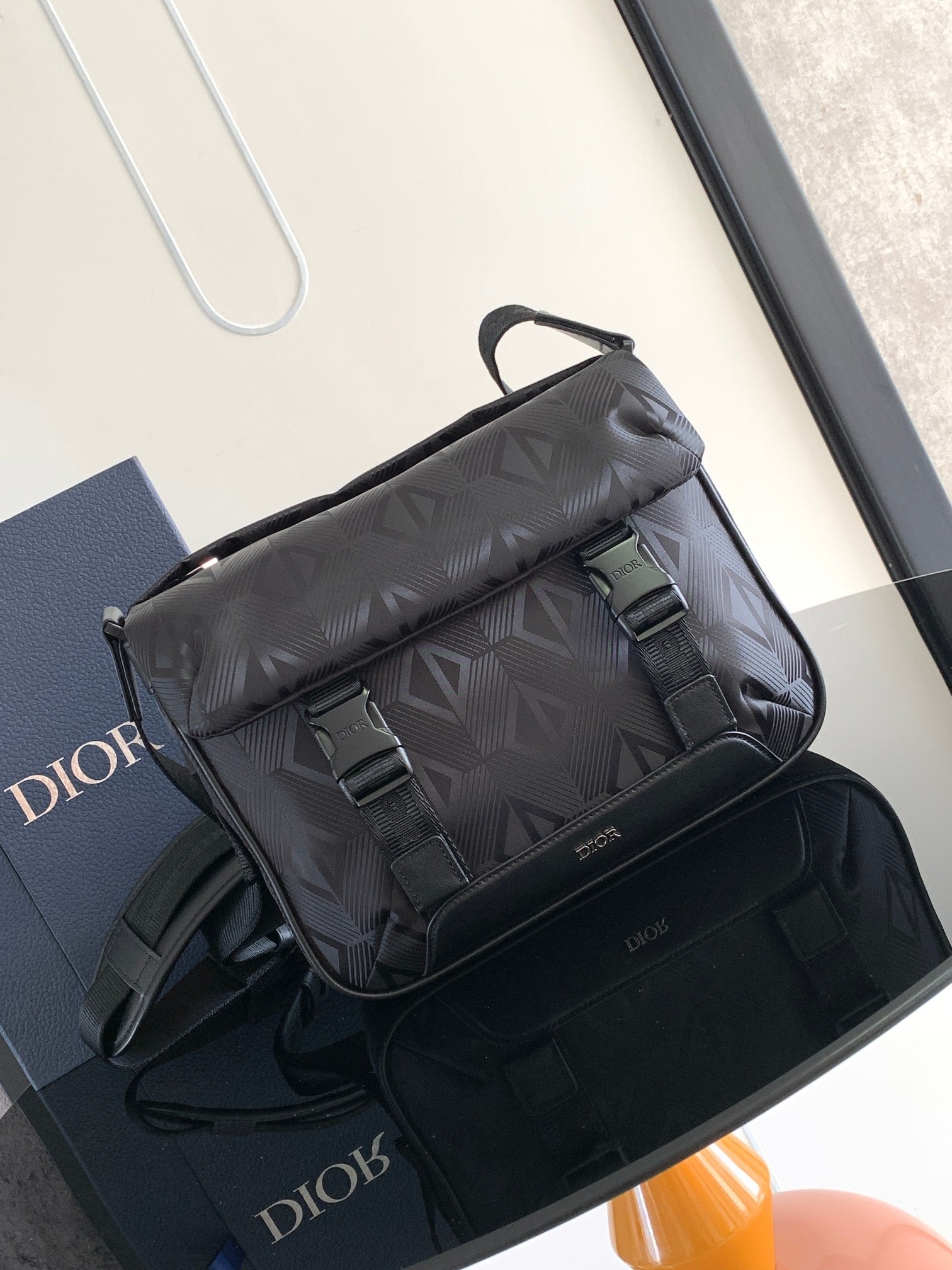 Schwarze Tasche