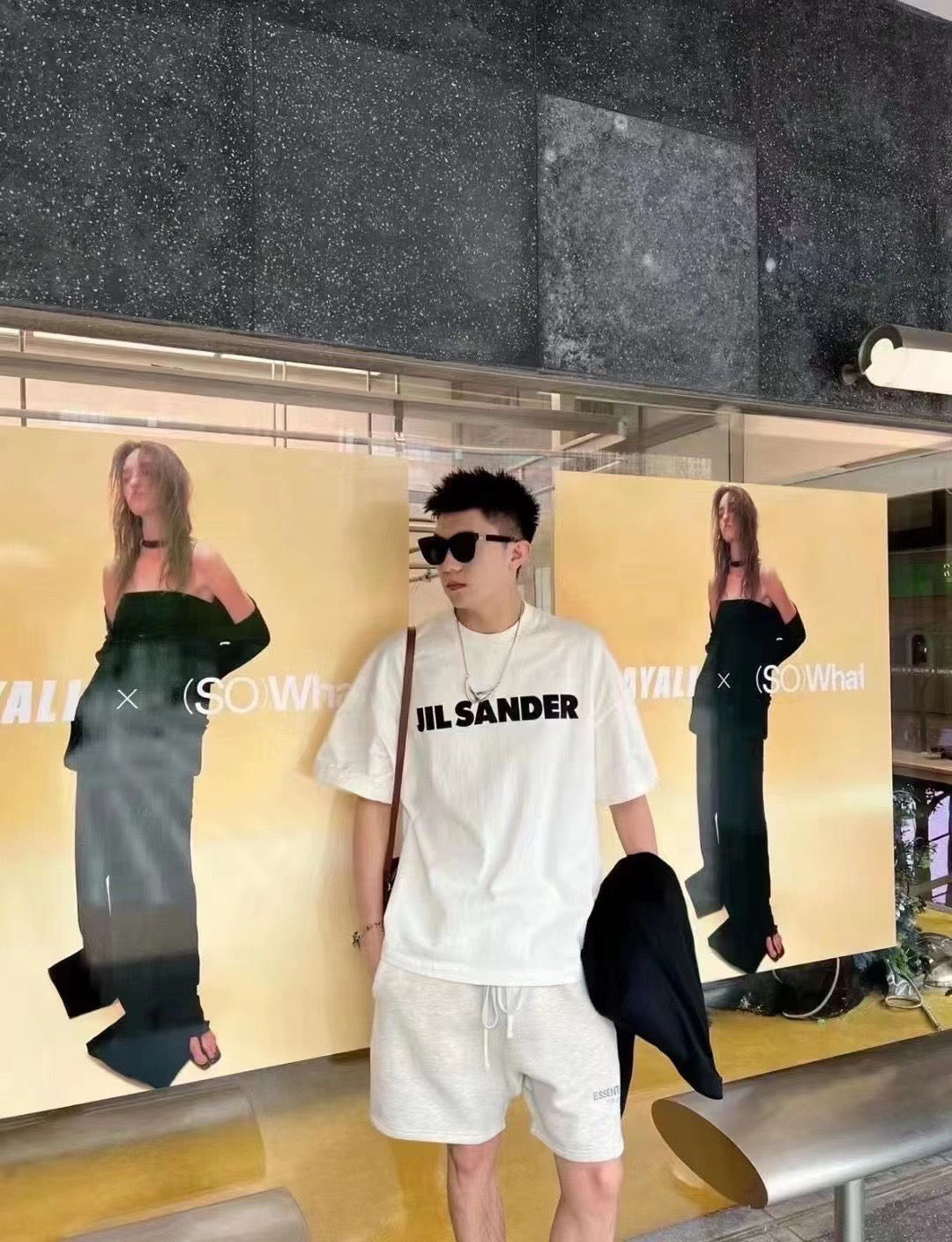 weißes T-Shirt