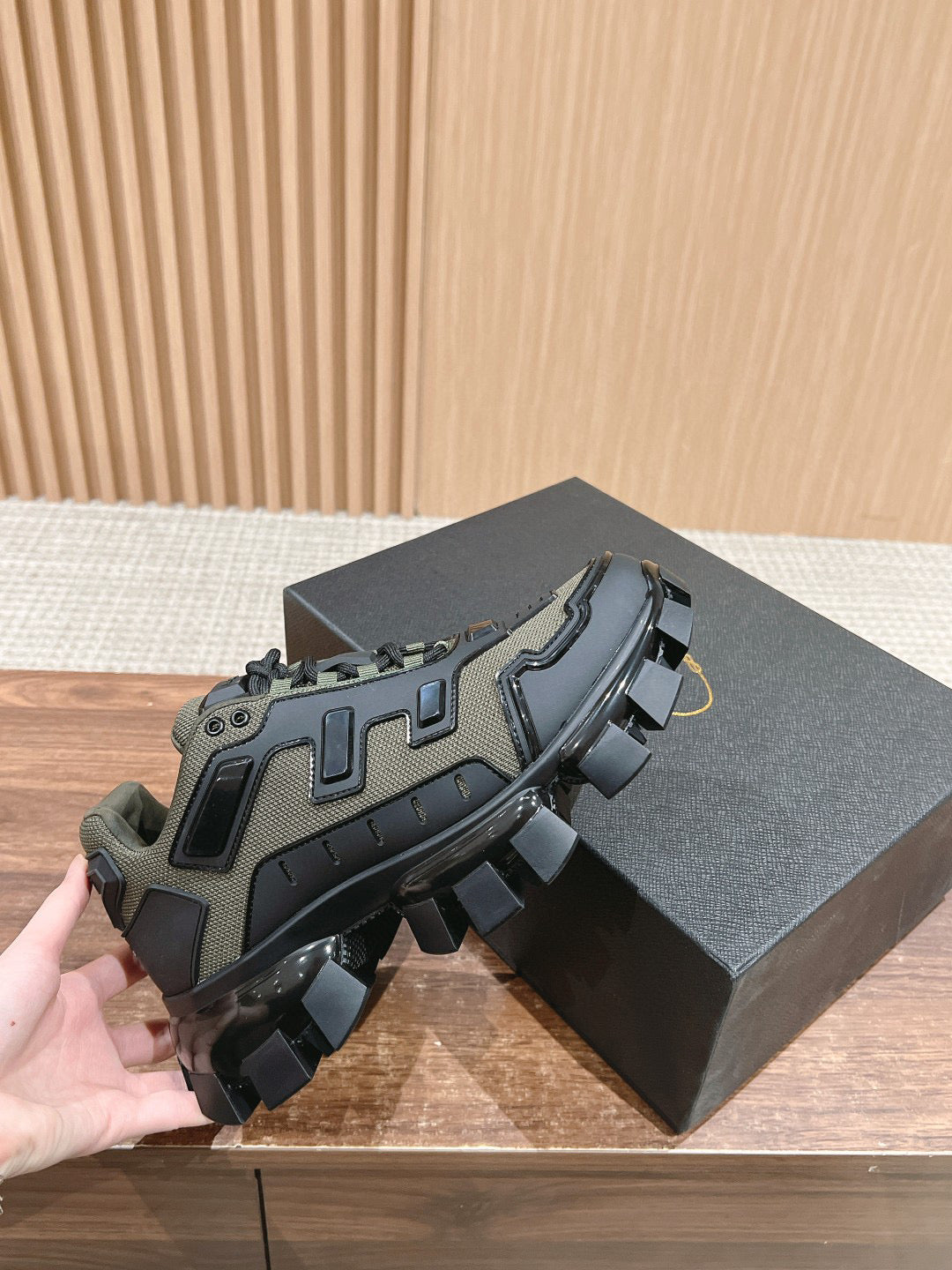Weiß-Grüne Schuhe