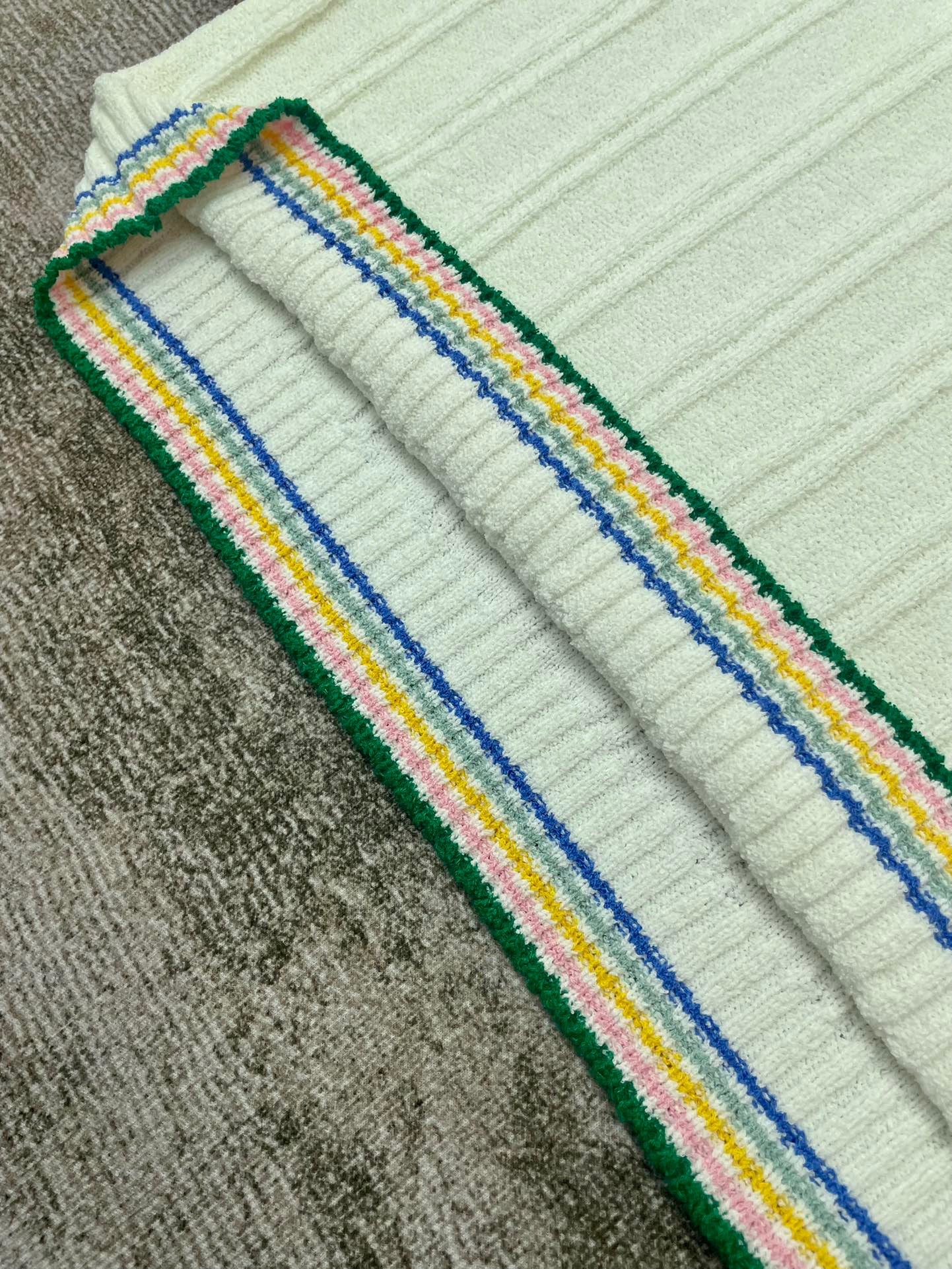 Jersey blanco y negro