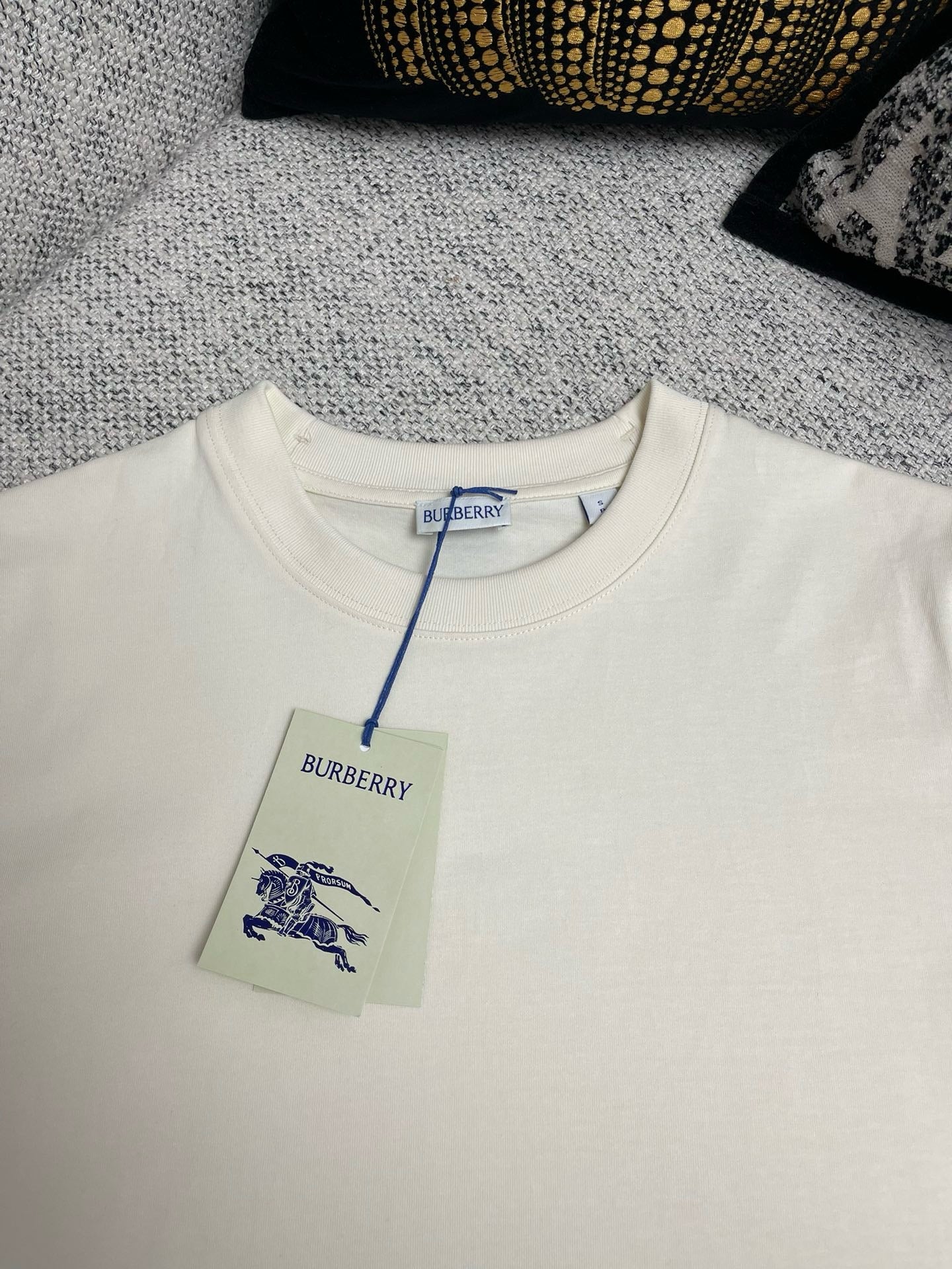 Mehrfarbiges T-Shirt