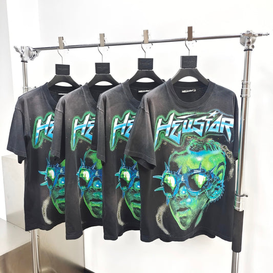 تي شيرت أسود غامق