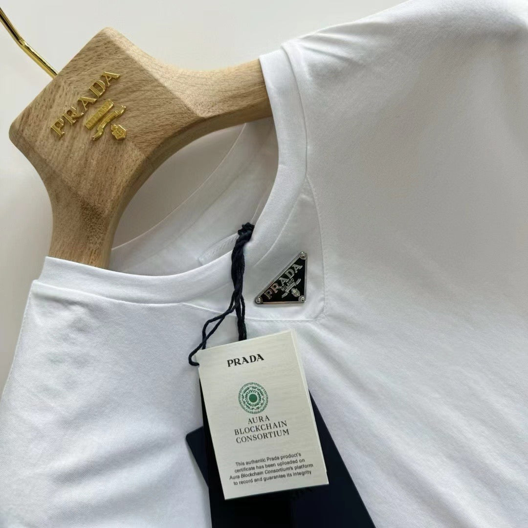 Black and White T-shirt - FashionHype.xyz