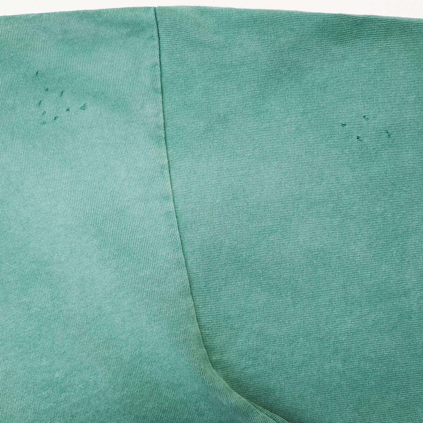 Dunkelblaues T-Shirt