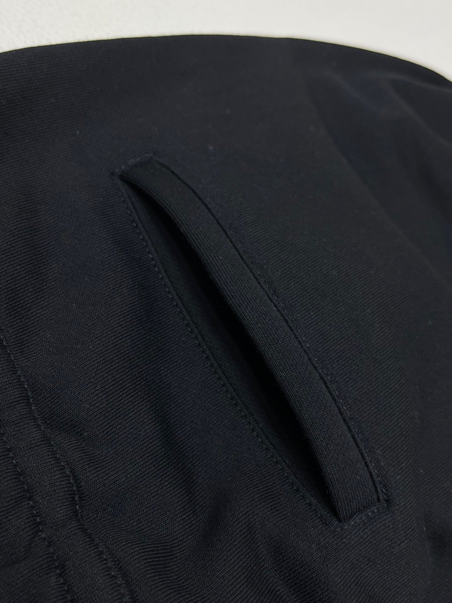 Schwarze Hosen