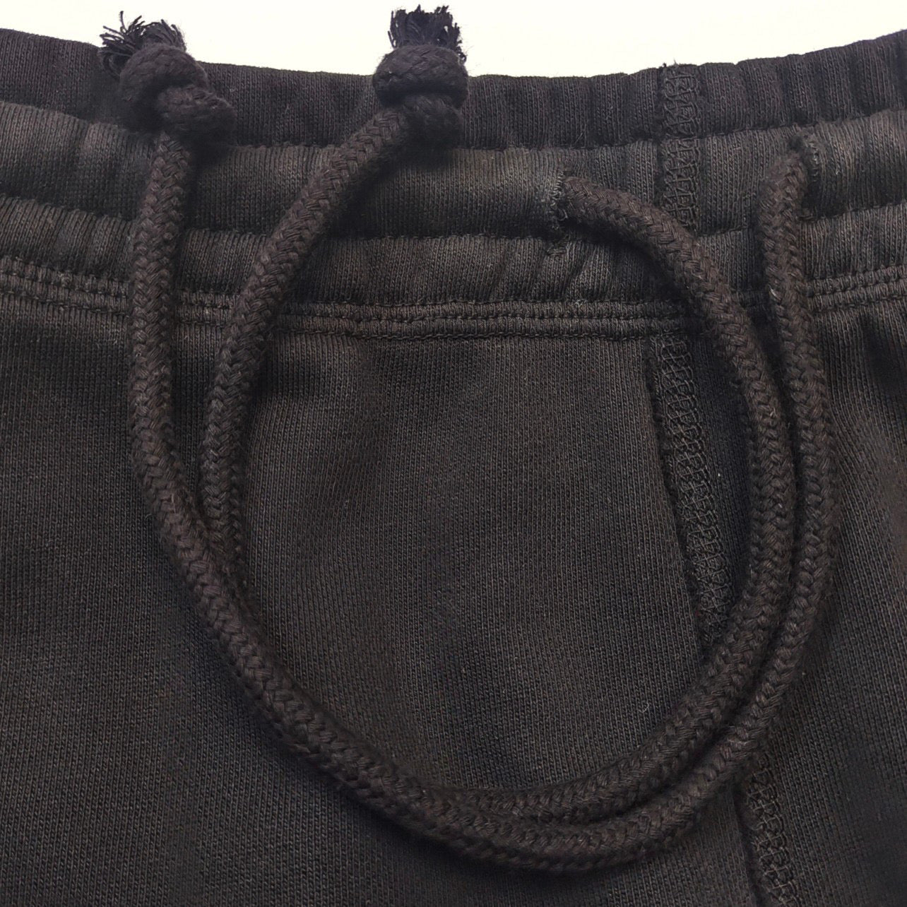 Schwarze Hosen