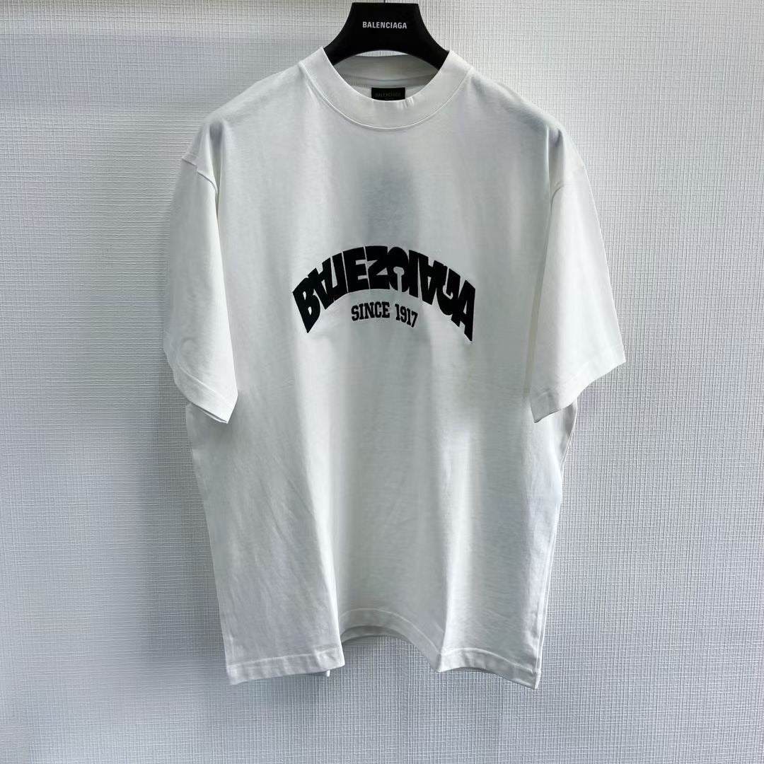 Camiseta en blanco y negro