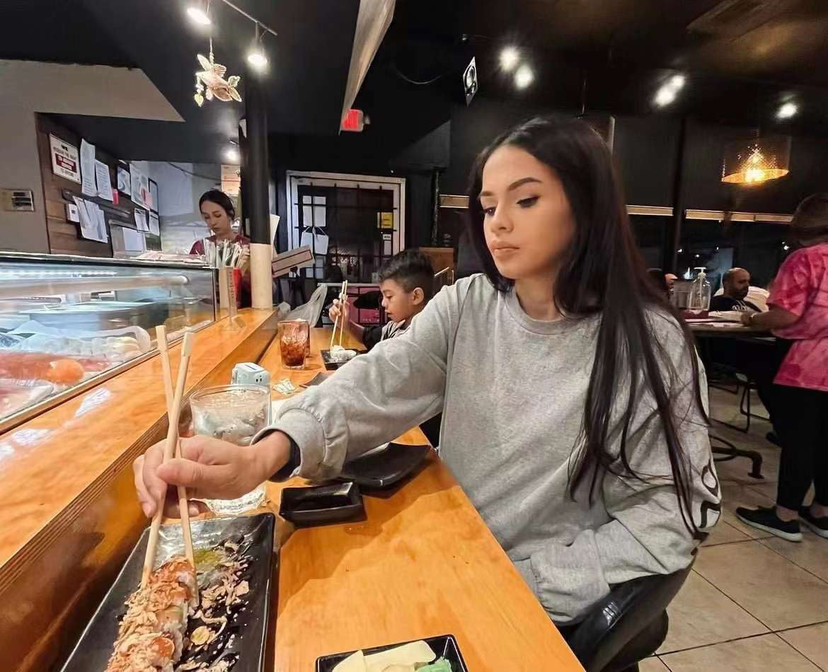 Graues Sweatshirt