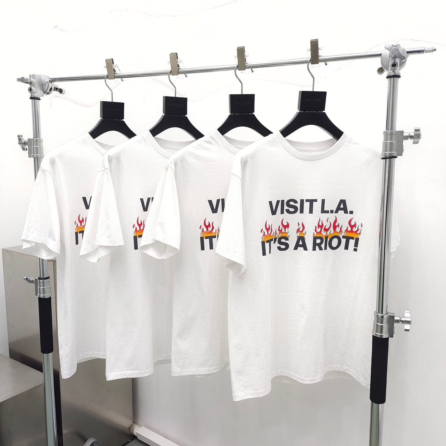 weißes T-Shirt