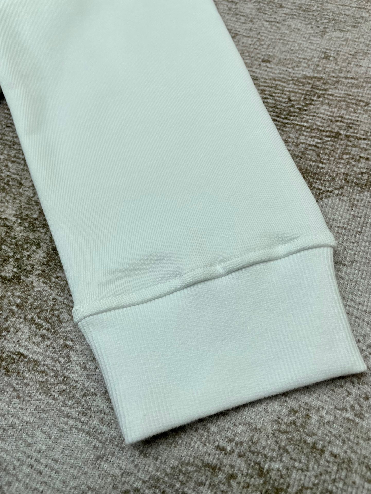 White Sweatshirt - FashionHype.xyz