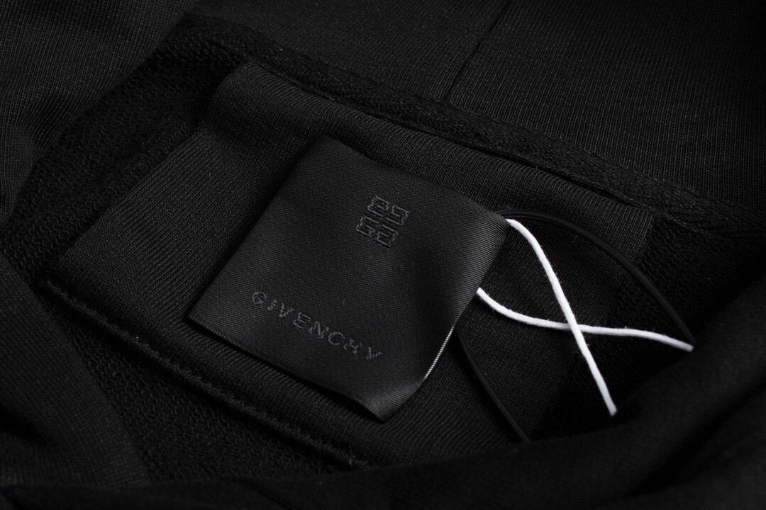 Black Hoodie - FashionHype.xyz
