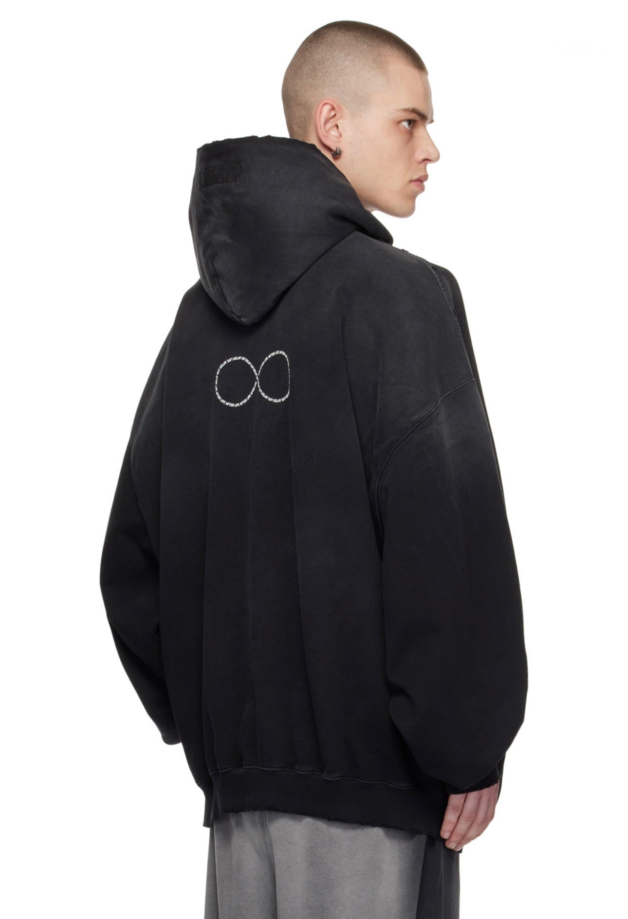 Schwarzer Hoodie