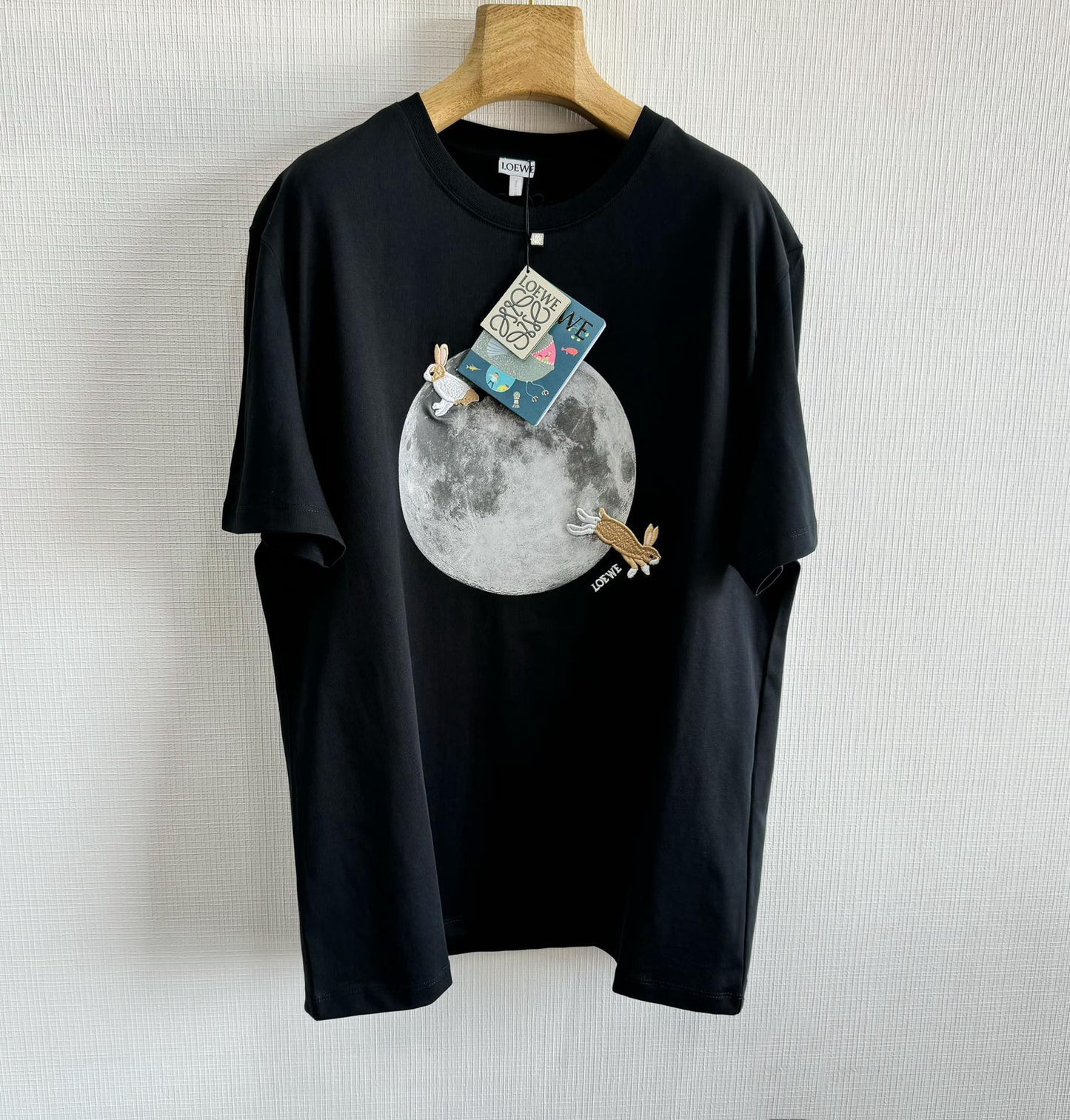 Black T-Shirt - FashionHype.xyz