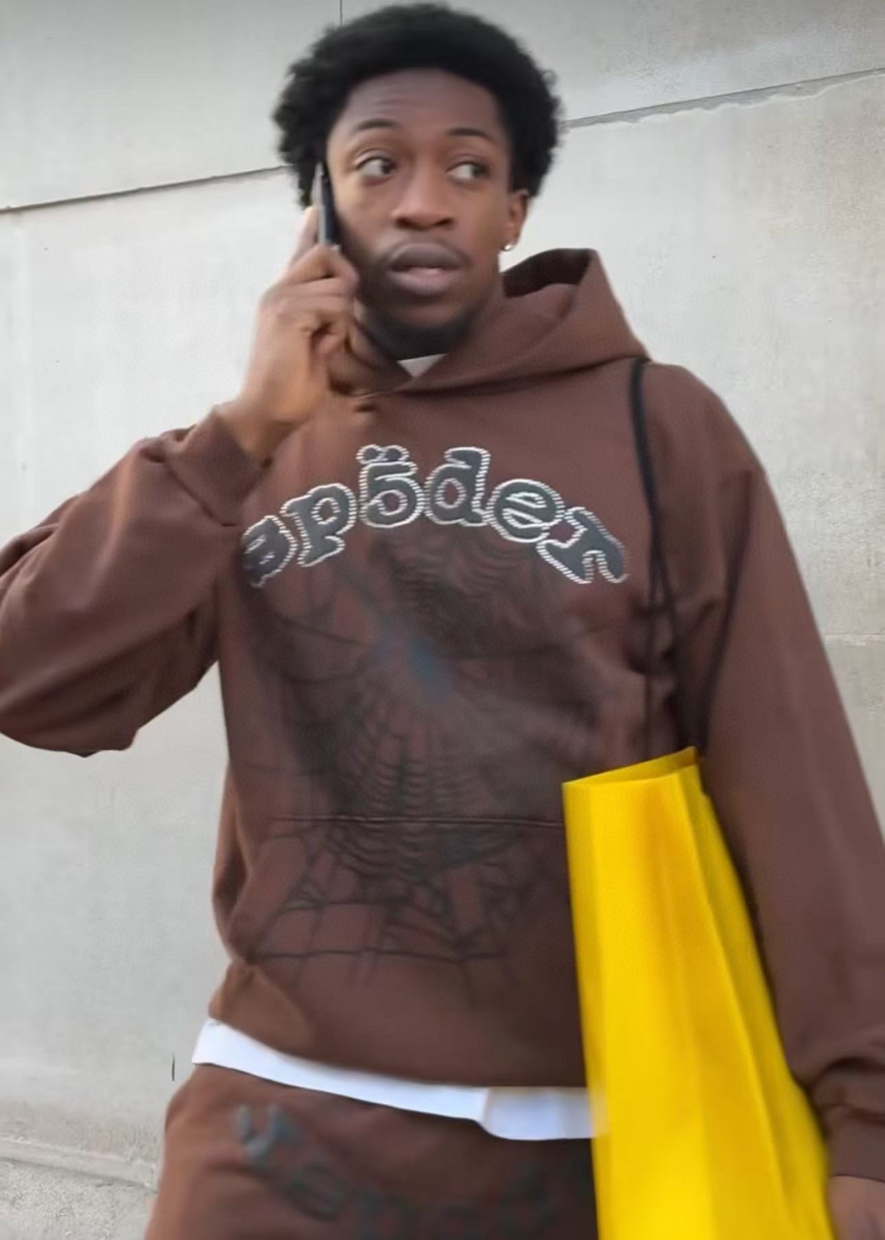 Brauner Kapuzenpullover