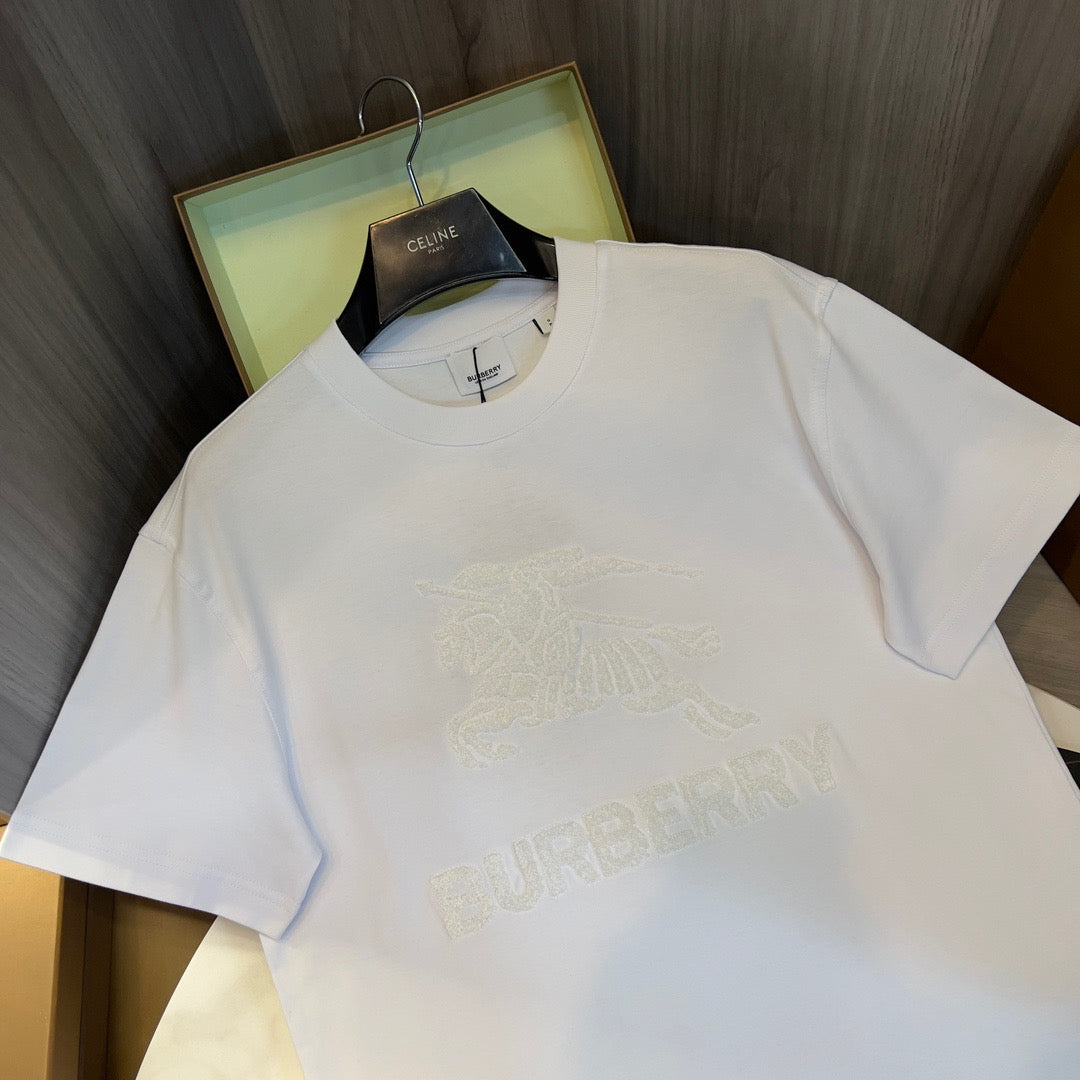 Black and White T-shirt - FashionHype.xyz