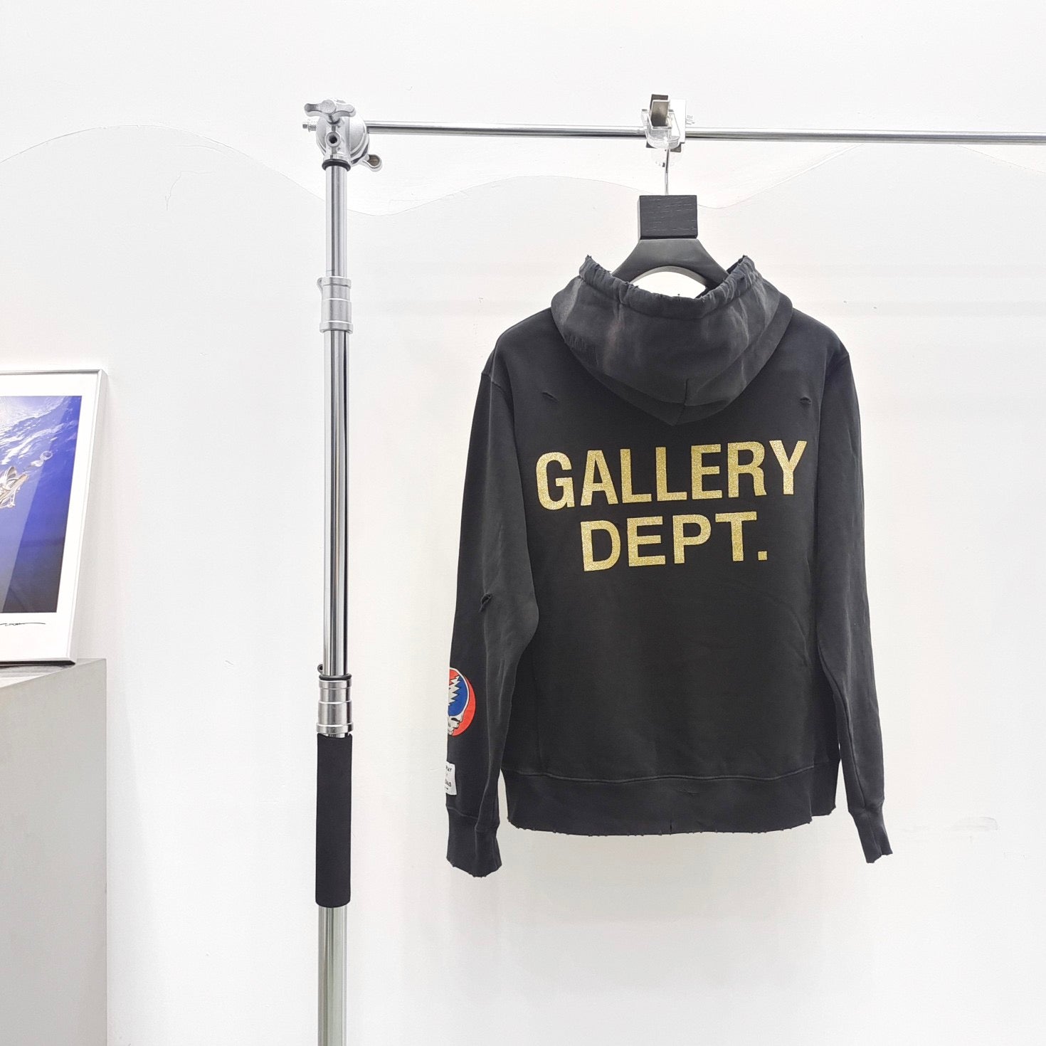 Schwarzgrauer Hoodie
