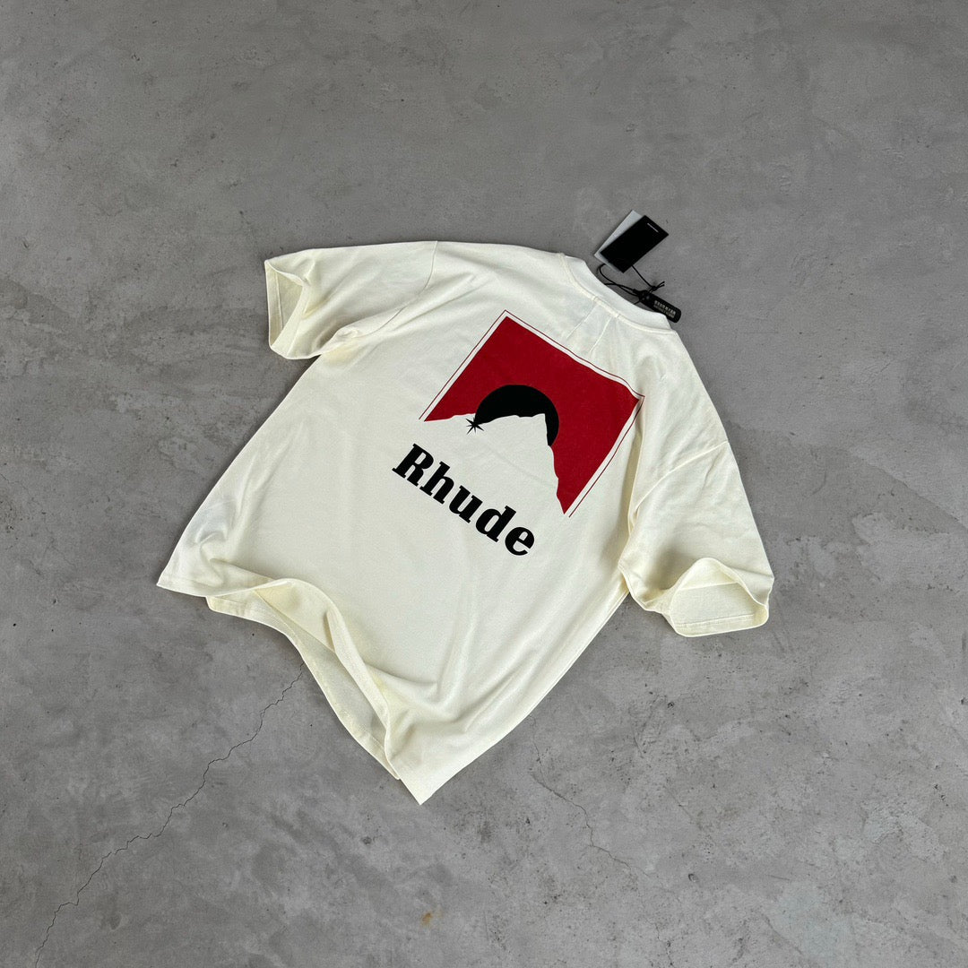 تي شيرت أبيض وأسود