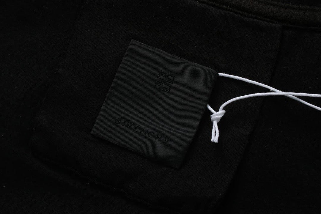 Black and White T-shirt - FashionHype.xyz