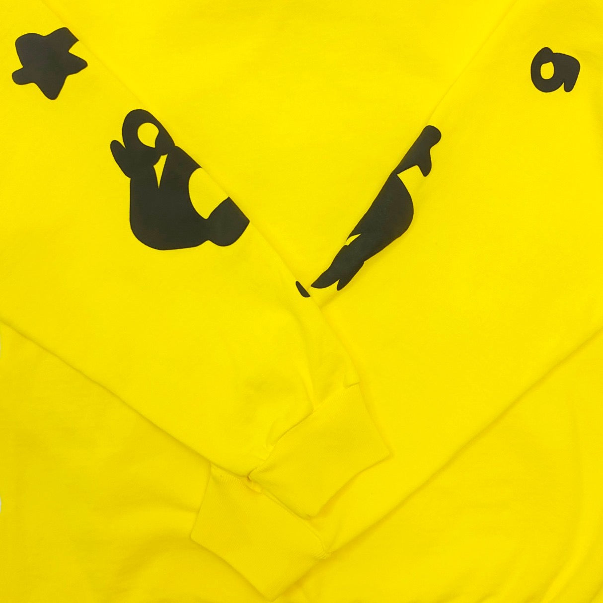 Gelber Kapuzenpullover