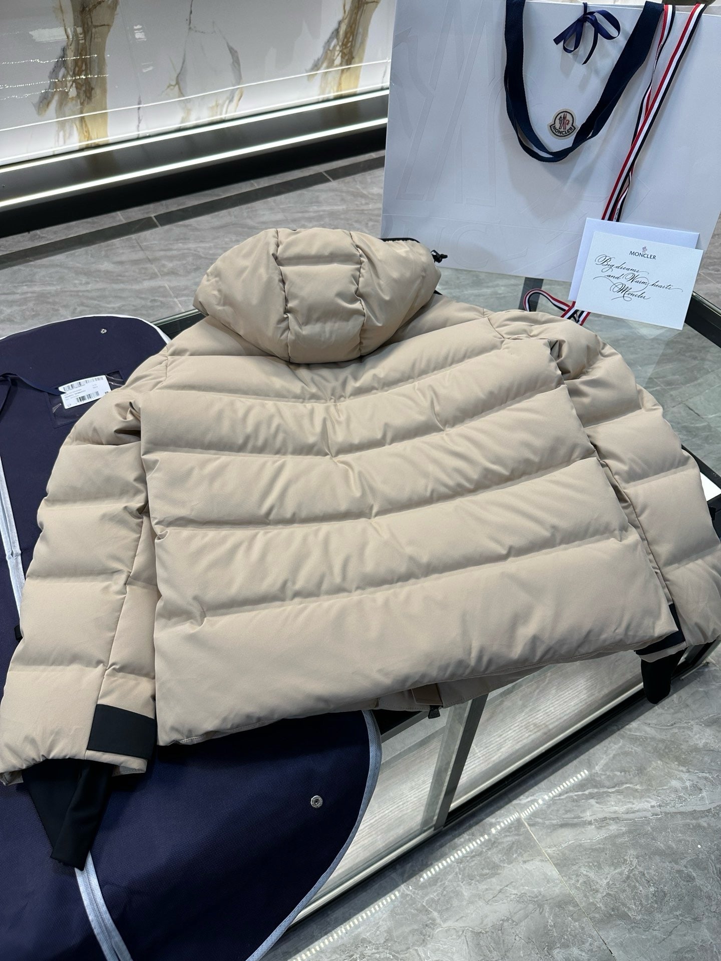 Schwarze Jacke - Größen 4,5