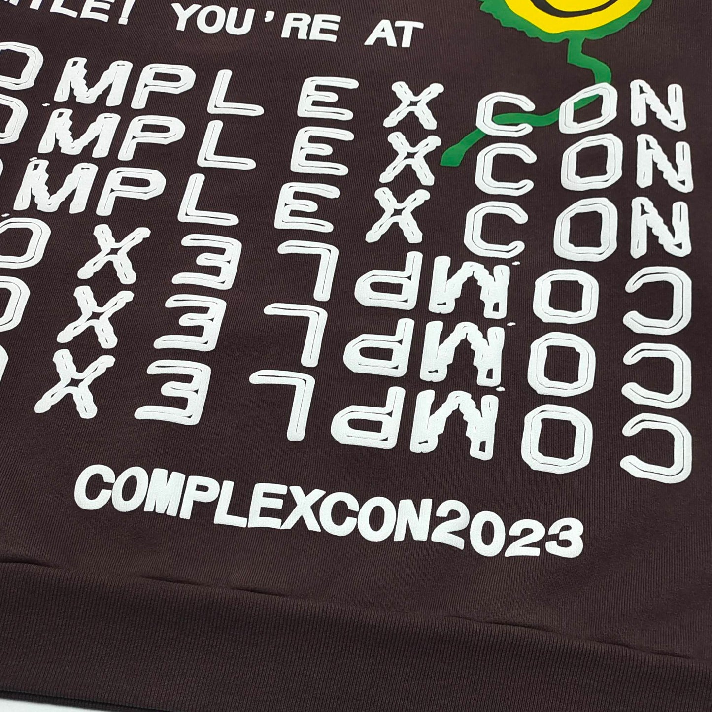 سويت شيرت أسود غامق