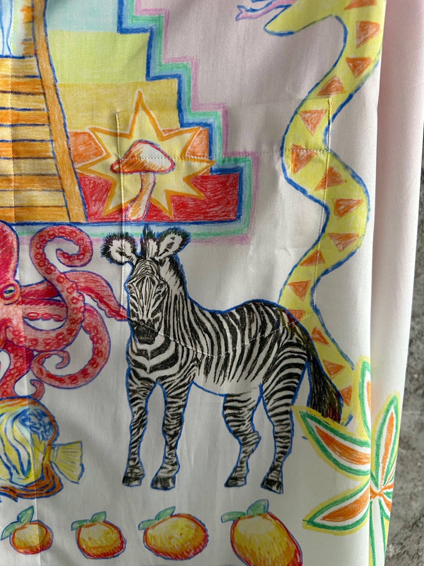 قميص متعدد الألوان