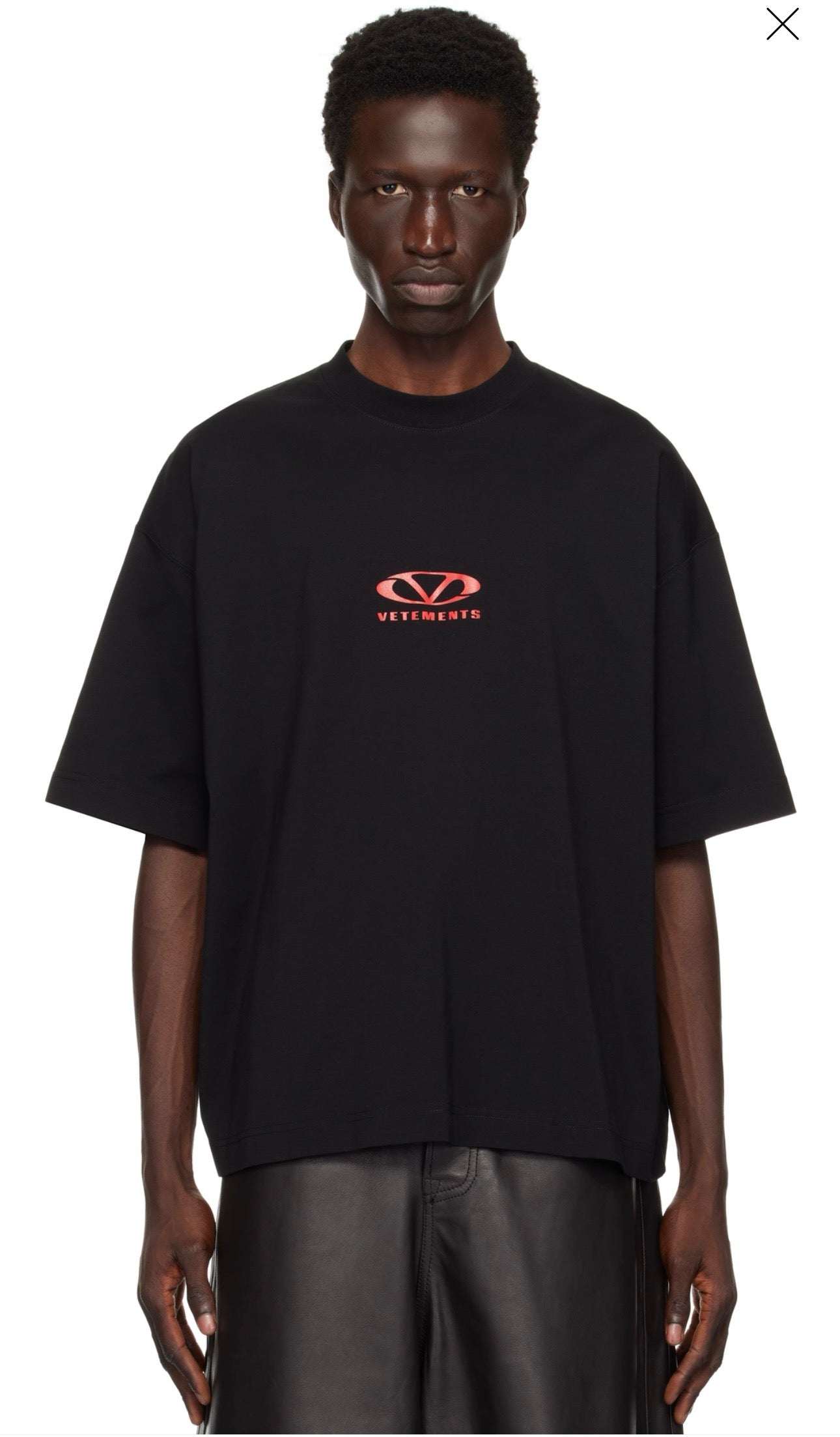 Schwarzes T-Shirt