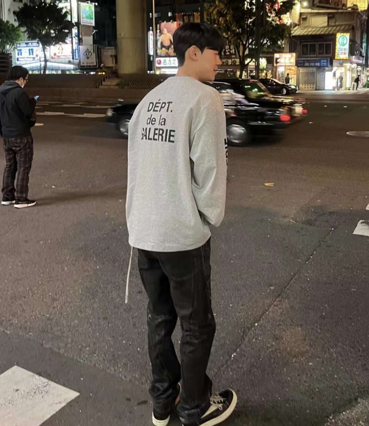 Graues Sweatshirt
