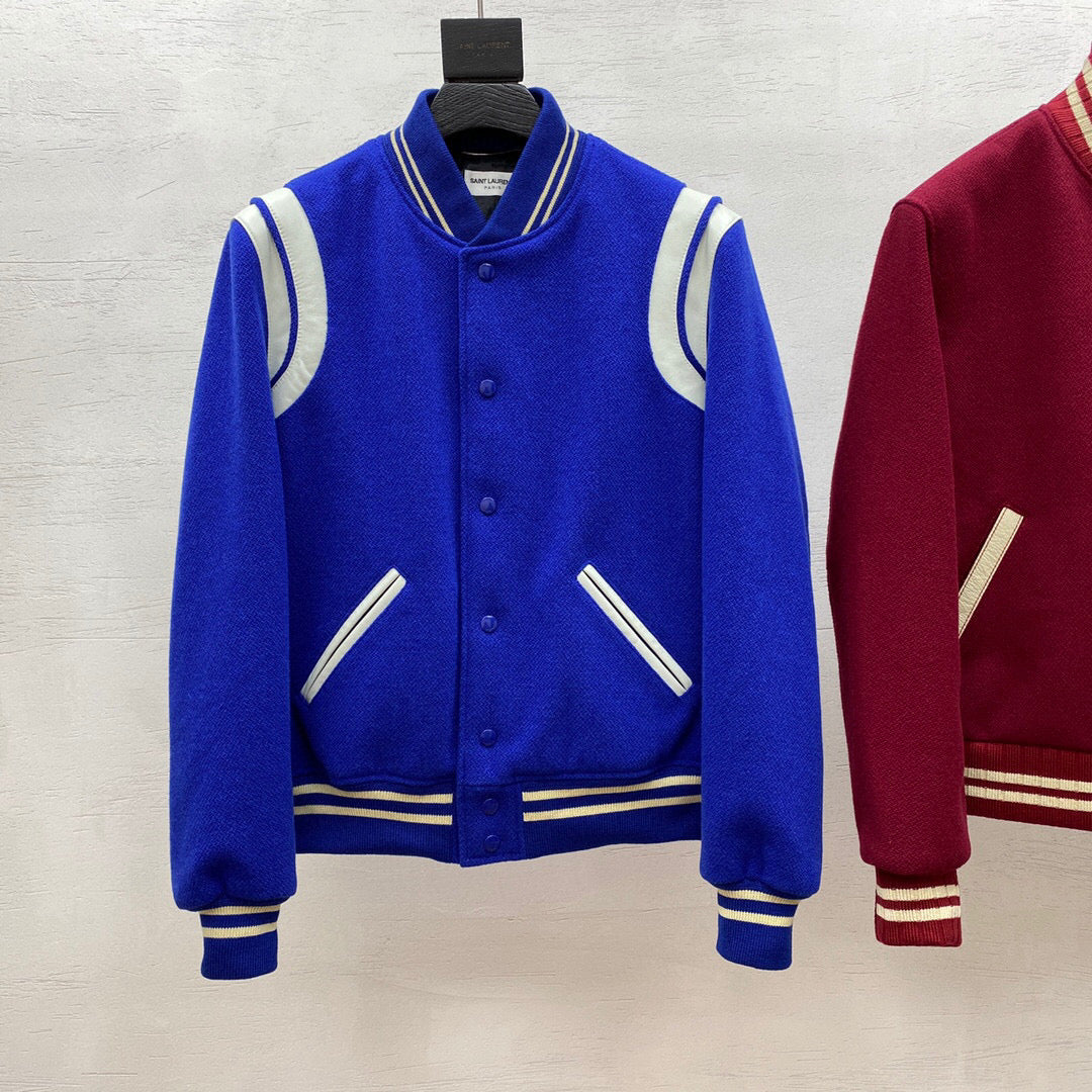 Blau-weiße Jacke