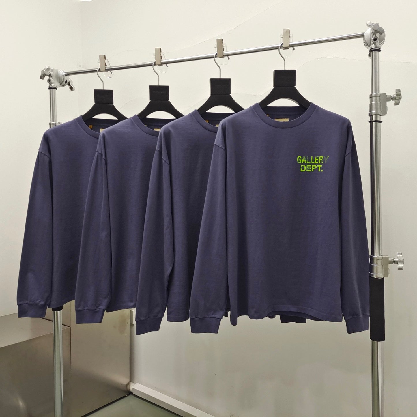 Blaues und himmelblaues Sweatshirt